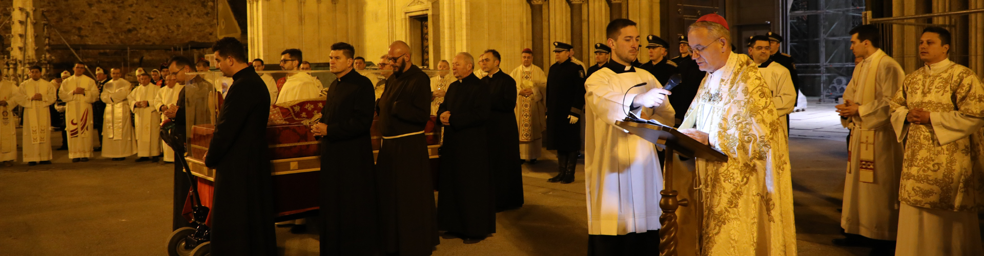 Prijenosom moći bl. Alojzija Stepinca i misnim slavljem otvorena Jubilarna godina u Zagrebačkoj nadbiskupiji